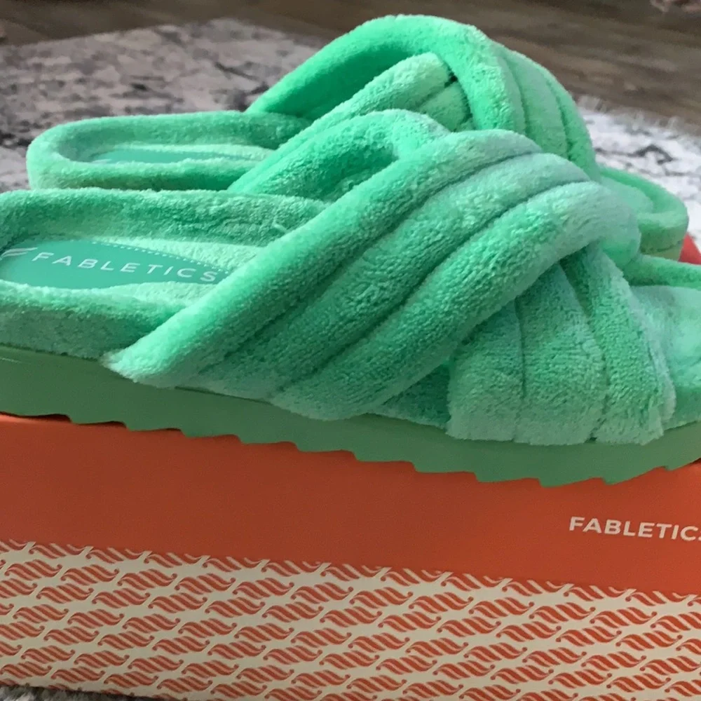 Fabletics Slippers - Picture 3 of 7